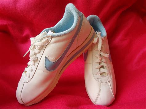 sneakers nike retro|nike retro sneakers for women.